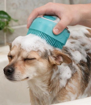 Lathering shampoo through soft silicone bristles directly into coat